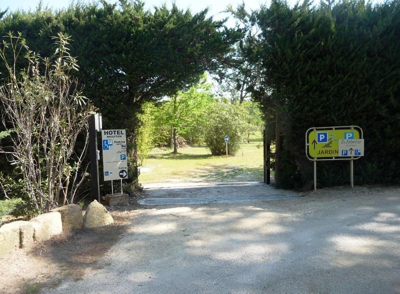 Hotel Restaurant Le Colombier Remoulins Εξωτερικό φωτογραφία