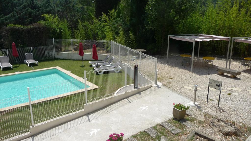Hotel Restaurant Le Colombier Remoulins Εξωτερικό φωτογραφία