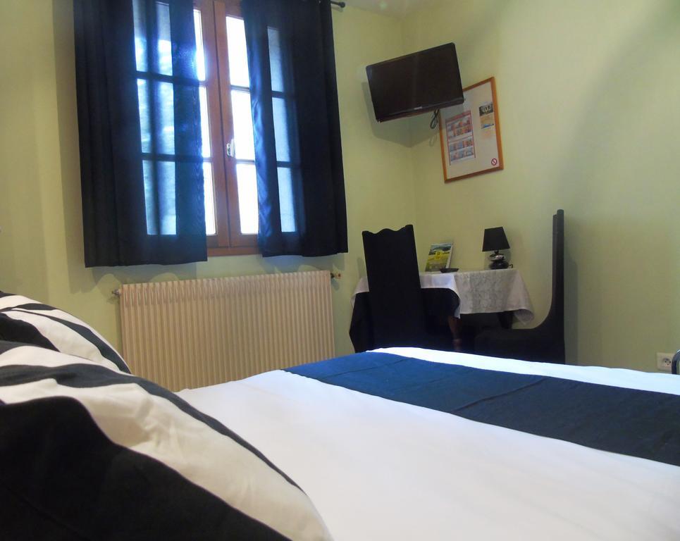 Hotel Restaurant Le Colombier Remoulins Εξωτερικό φωτογραφία