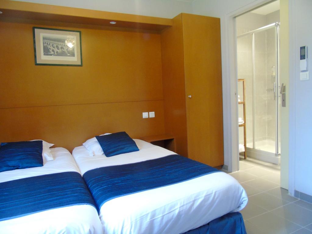 Hotel Restaurant Le Colombier Remoulins Εξωτερικό φωτογραφία