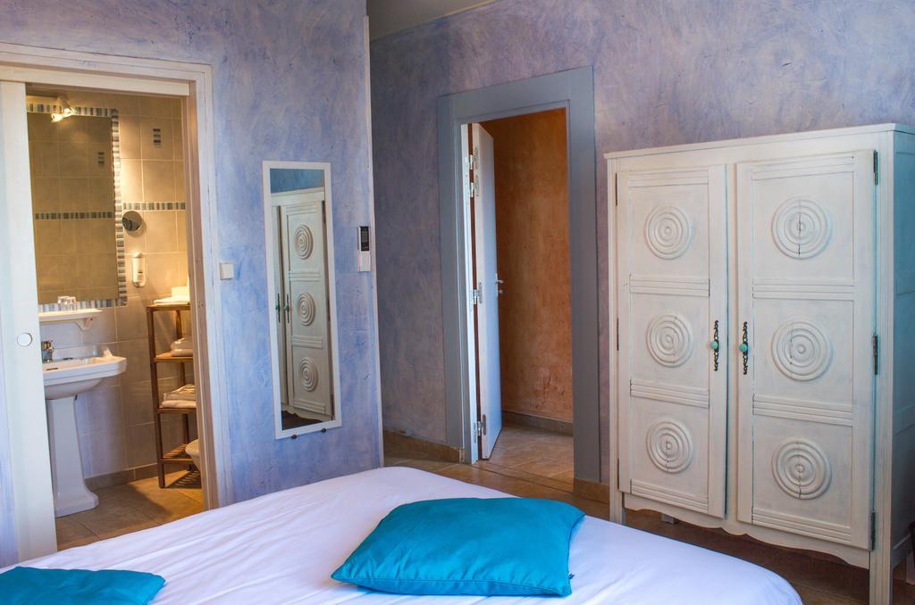 Hotel Restaurant Le Colombier Remoulins Εξωτερικό φωτογραφία