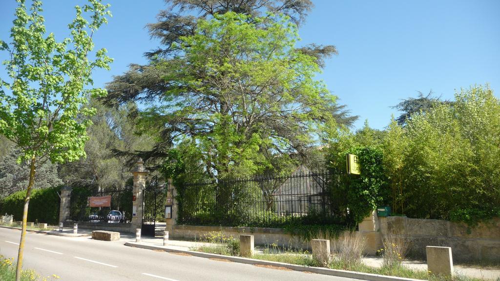 Hotel Restaurant Le Colombier Remoulins Εξωτερικό φωτογραφία