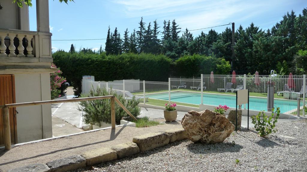 Hotel Restaurant Le Colombier Remoulins Εξωτερικό φωτογραφία