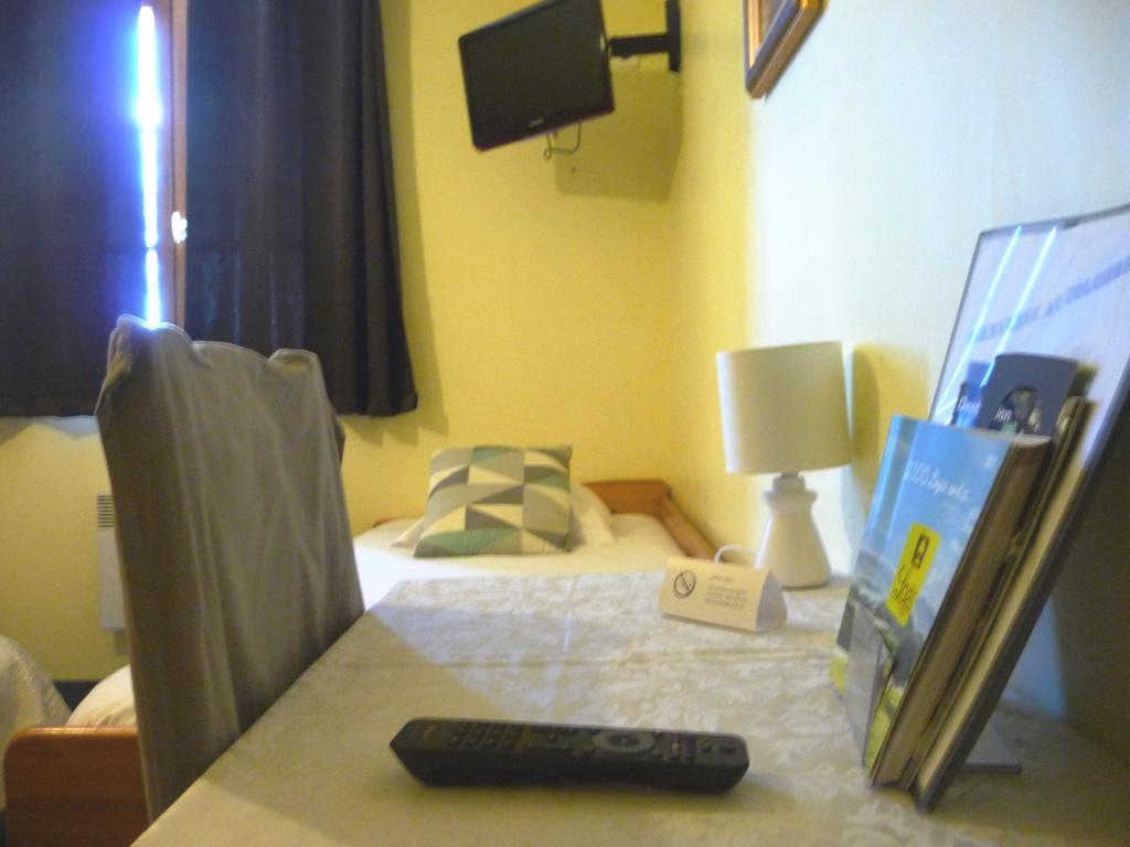 Hotel Restaurant Le Colombier Remoulins Εξωτερικό φωτογραφία