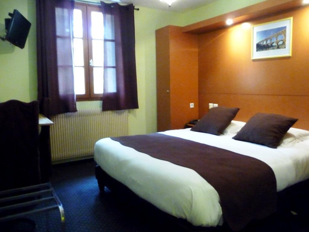 Hotel Restaurant Le Colombier Remoulins Εξωτερικό φωτογραφία